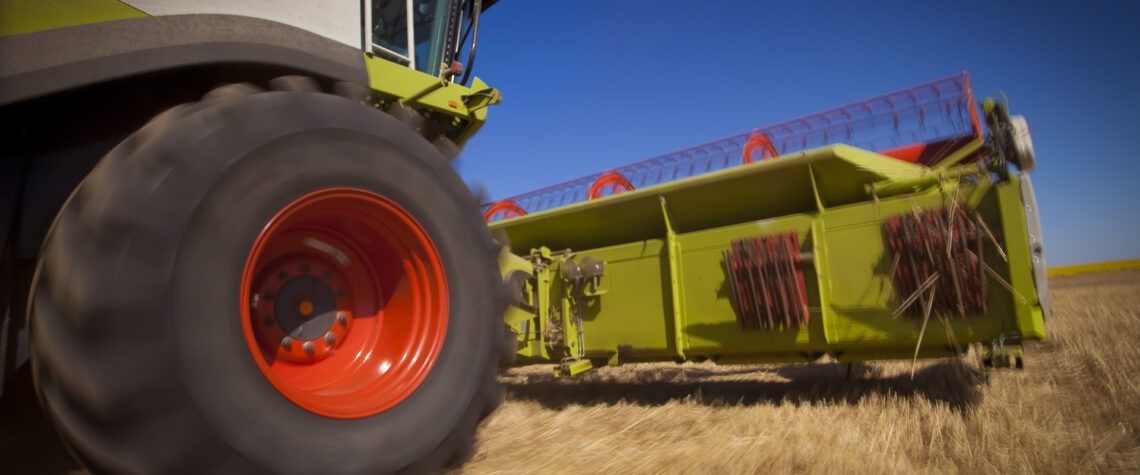 Photo rig-shot de moissonneuse batteuse Claas avec un appareil protégé par Camera Armor.