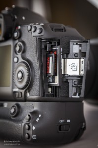 Logement des cartes CF et SD sur le CANON EOS 5D mkIII