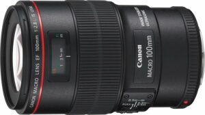 Voici l'objectif CANON 100 mm MACRO