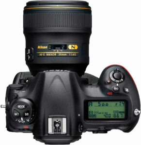 Nouveau NIKON, le D5, des yeux de chat !