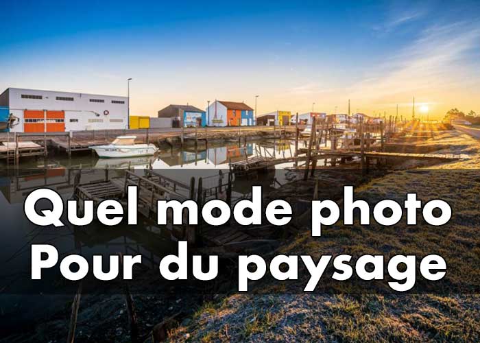 Port de rivière gelé sous le lever de soleil, parfait pour la photographie de paysage