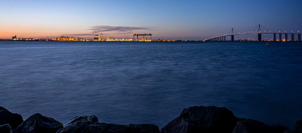 Pose longue sur la sky line de Saint-Nazaire